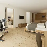 Relais & Chateaux In Lain Cadonau Hotel 5*