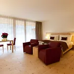 Szálloda Relais & Chateaux In Lain Cadonau Brail