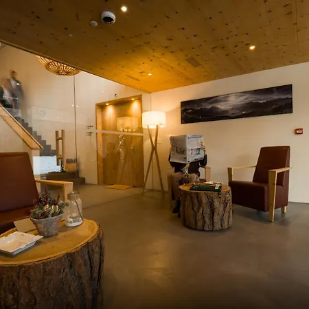 Relais & Chateaux In Lain Cadonau