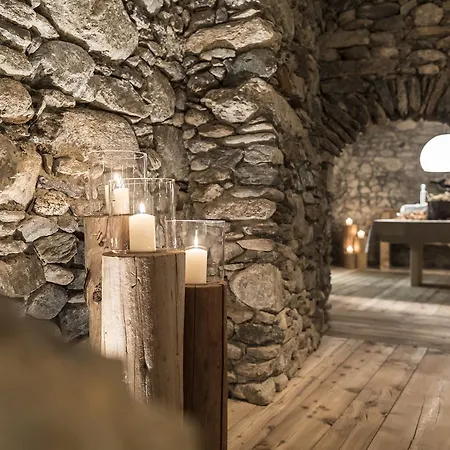 Relais & Chateaux In Lain Cadonau Hotel 5*