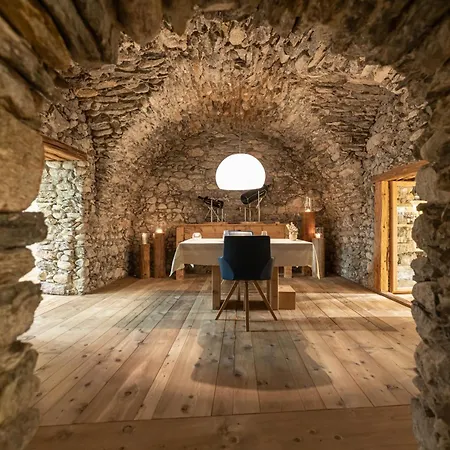Ξενοδοχείο Relais & Chateaux In Lain Cadonau