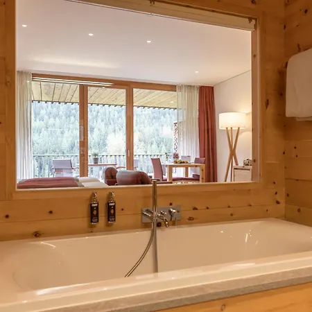 Relais & Chateaux In Lain Cadonau 5*