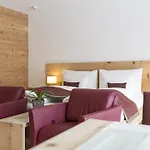 Otel Relais & Chateaux In Lain Cadonau Brail