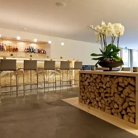 Relais & Chateaux In Lain Cadonau Brail