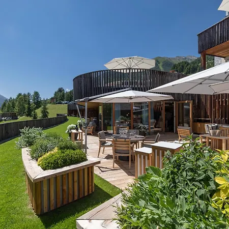 Hotel Relais & Chateaux In Lain Cadonau 5*