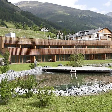 Relais & Chateaux In Lain Cadonau Hotel 5*